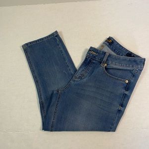 Seven7 light wash capri jeans size 10